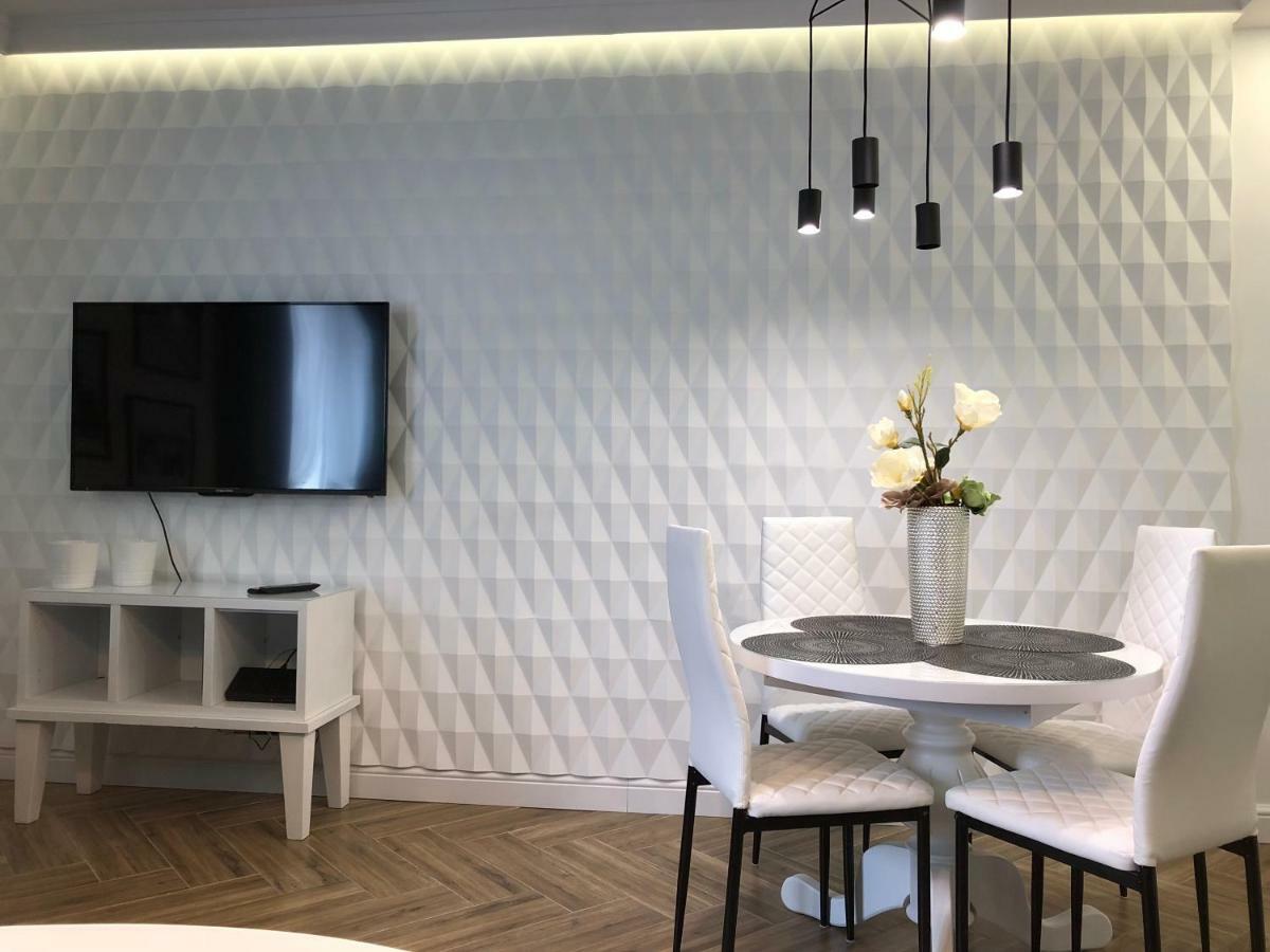 Family & Business Sauna Apartments Paderewskiego Sienkiewicza No2 Centrum Downtown - 2 Bedroom With Private Sauna, Bath With Hydromassage, Parking Kielce Eksteriør billede