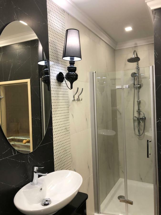 Family & Business Sauna Apartments Paderewskiego Sienkiewicza No2 Centrum Downtown - 2 Bedroom With Private Sauna, Bath With Hydromassage, Parking Kielce Eksteriør billede